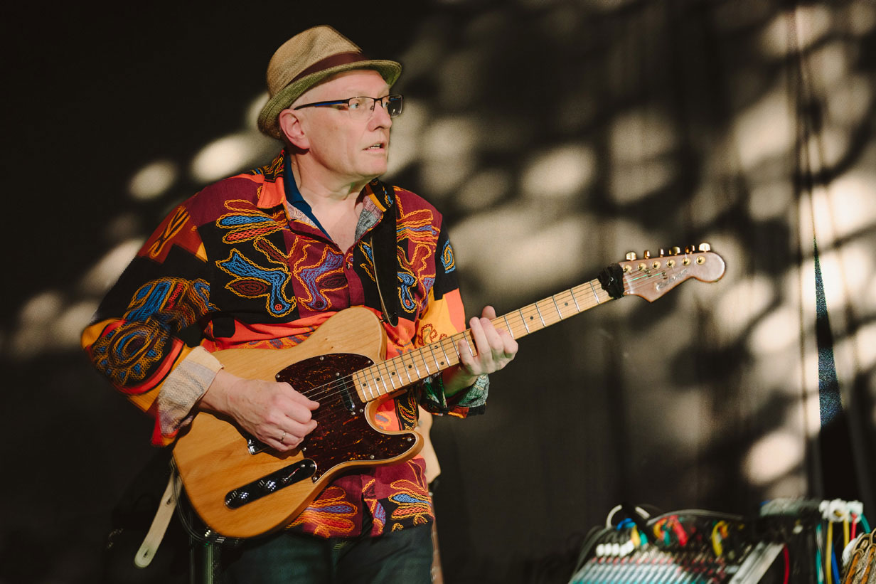 Georg spielt Bass
